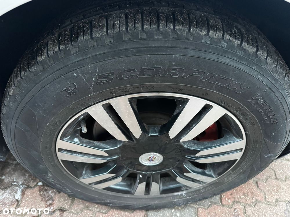 Cadillac SRX - 22