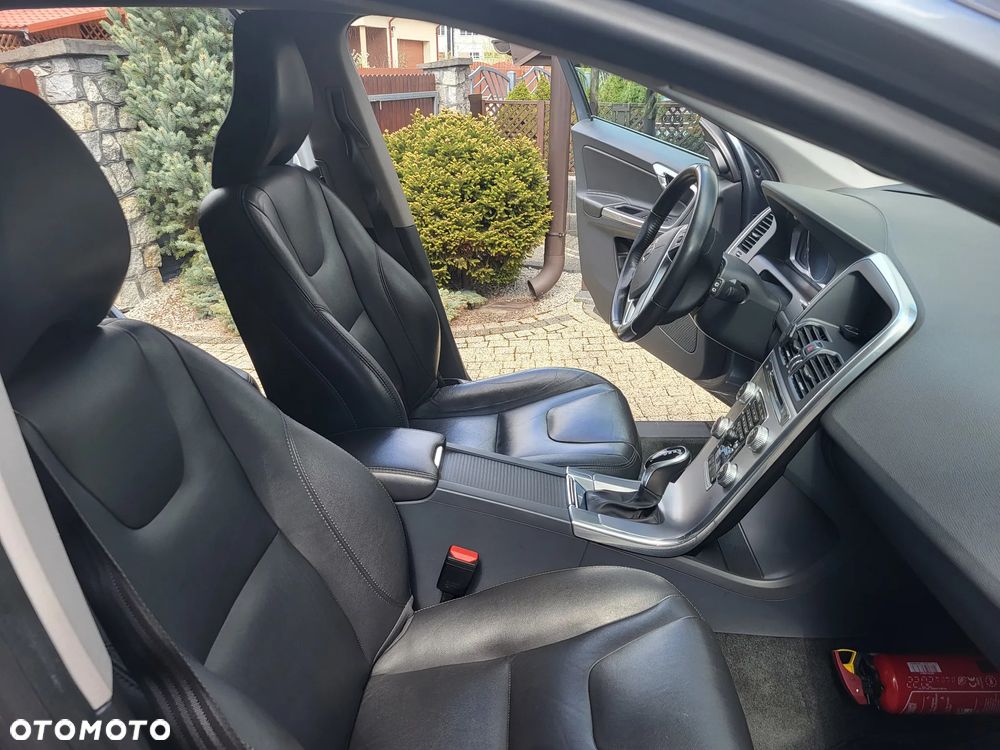 Volvo XC 60 D4 AWD Geartronic Summum - 12