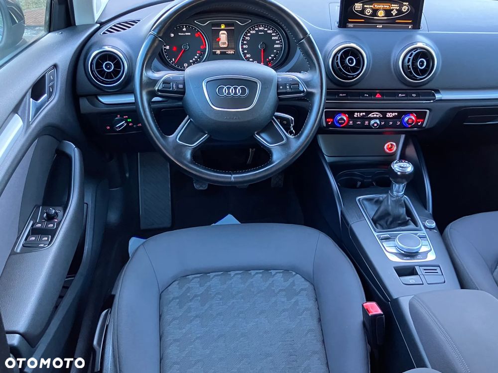 Audi A3 Sportback 2.0 TDI S line Sportpaket - 36