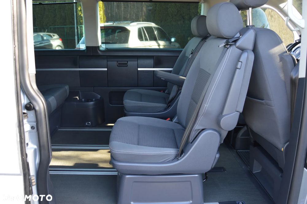 Volkswagen Multivan - 32