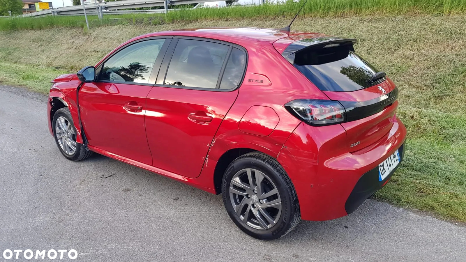 Peugeot 208 - 6