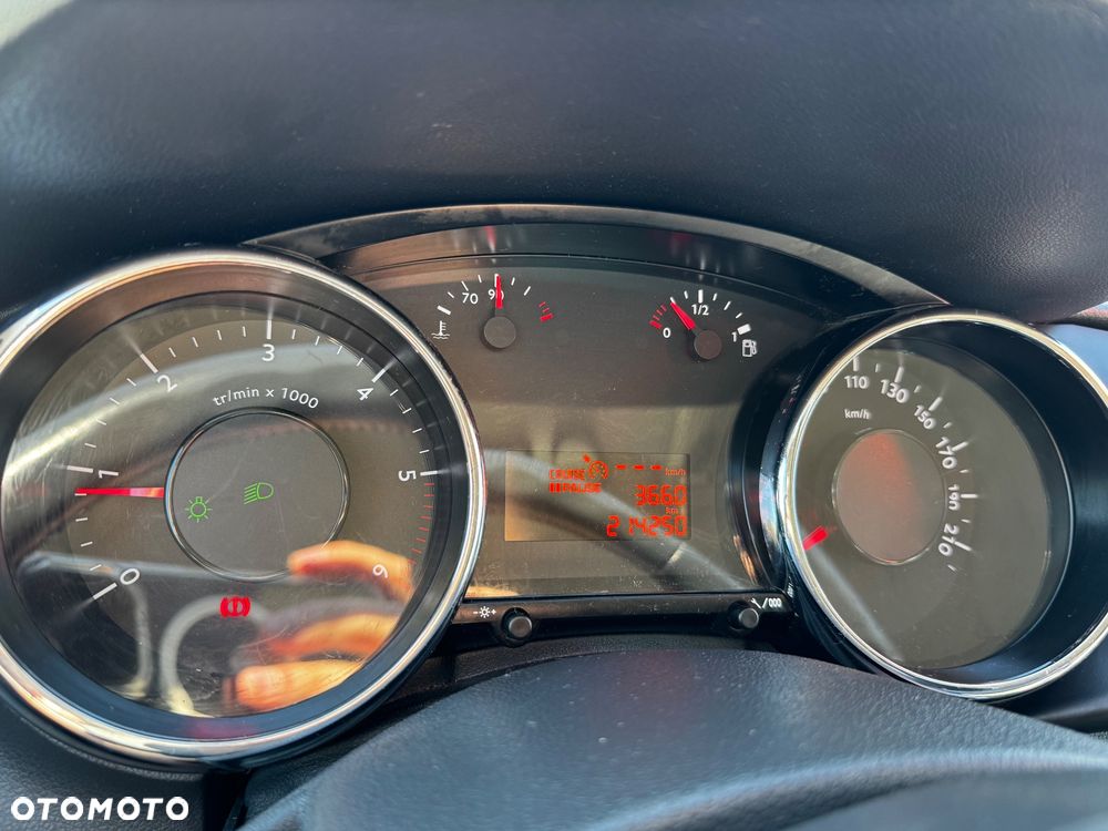 Peugeot 3008 1.6 HDi Premium - 5