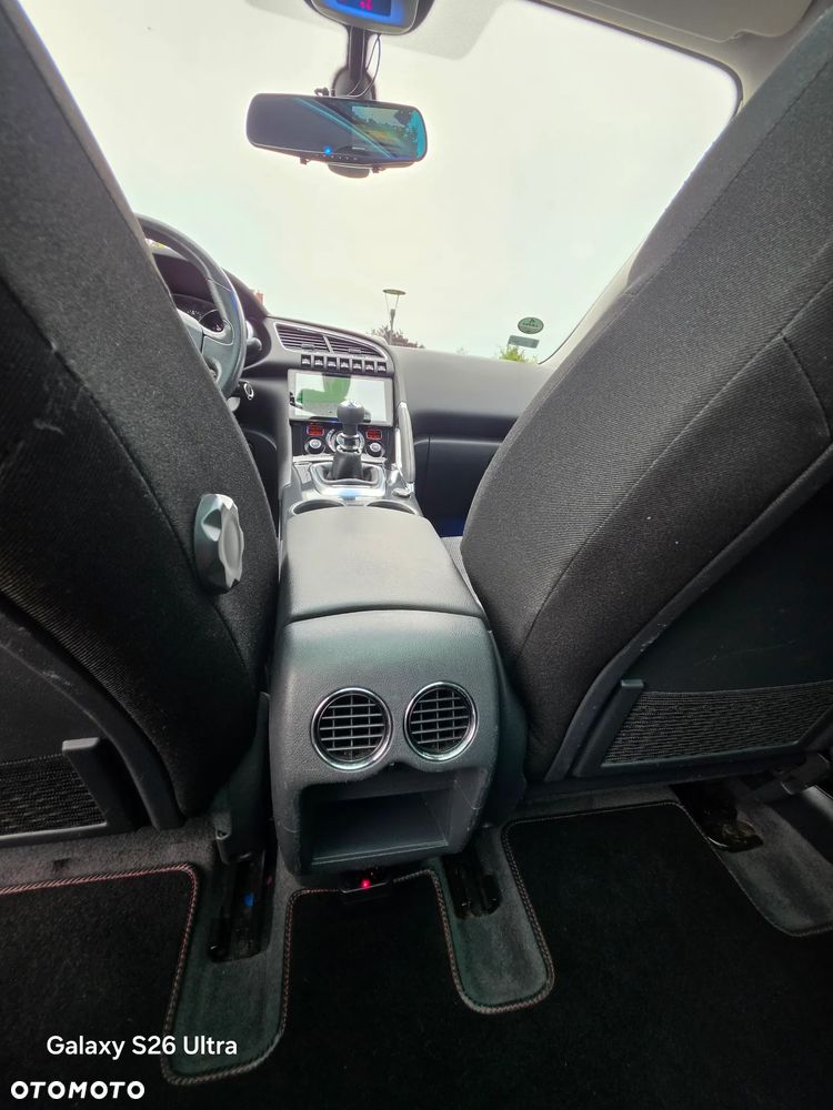 Peugeot 3008 1.6 HDi Premium - 23
