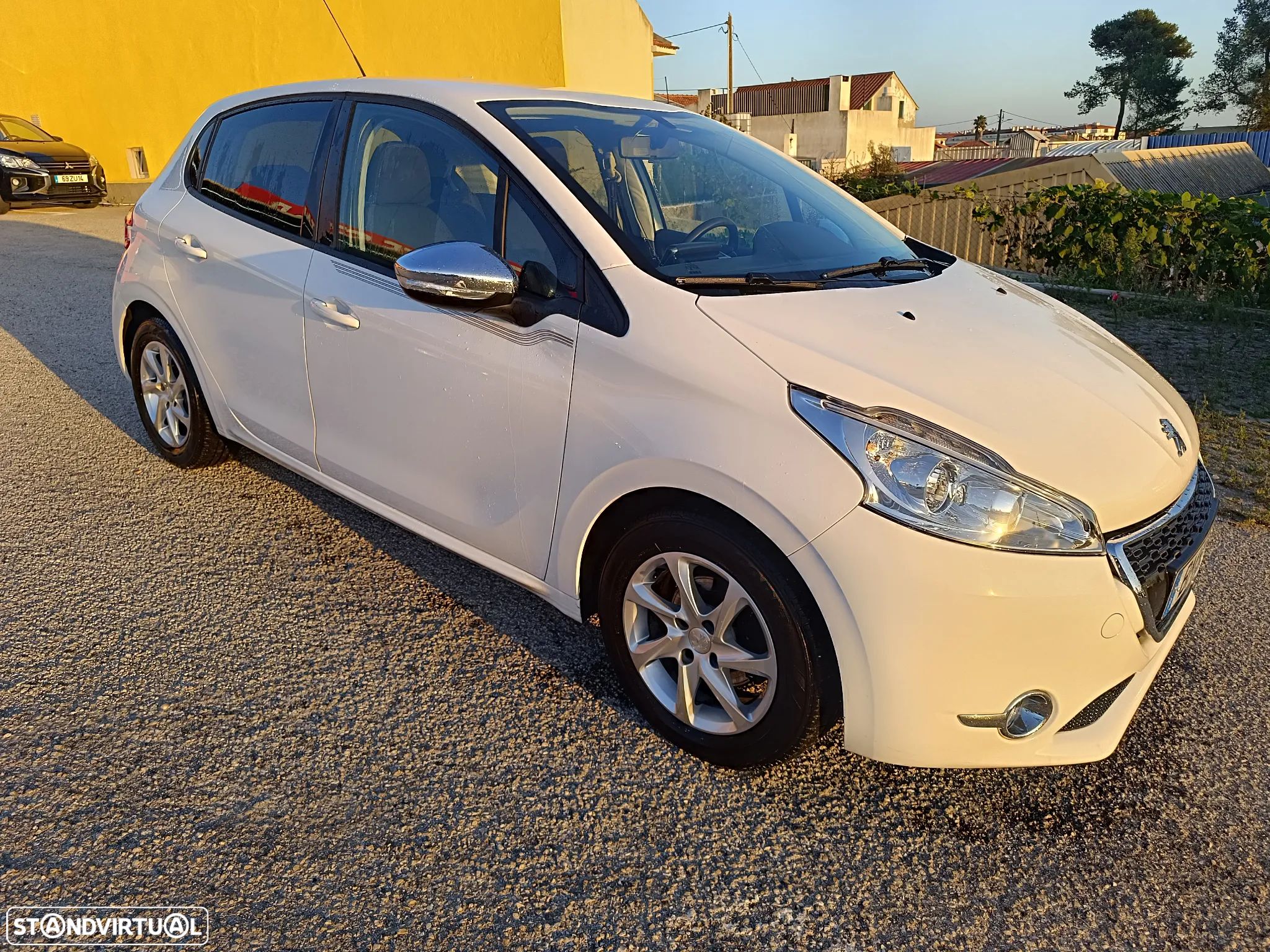 Peugeot 208 1.2 PureTech Allure - 1