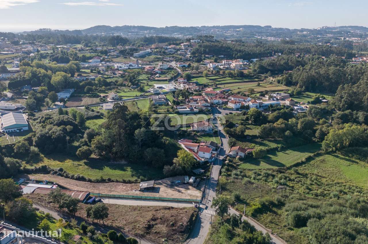 Terreno agro-florestal de gaveto, com 2.010 m² - Olival, V.N. Gaia - Grande imagem: 2/17