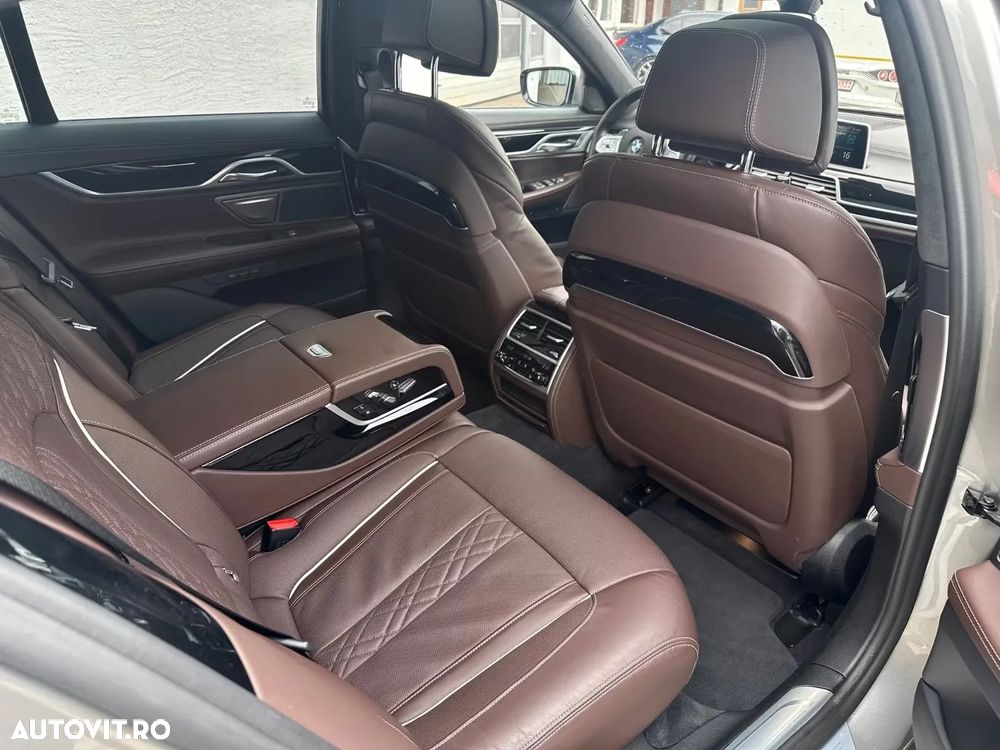 BMW Seria 7 750i xDrive - 11