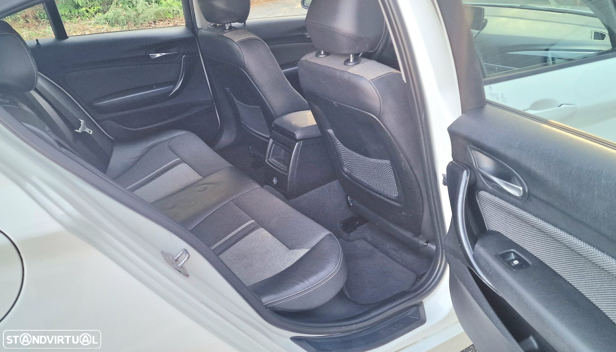 BMW 116 d Line Urban - 11