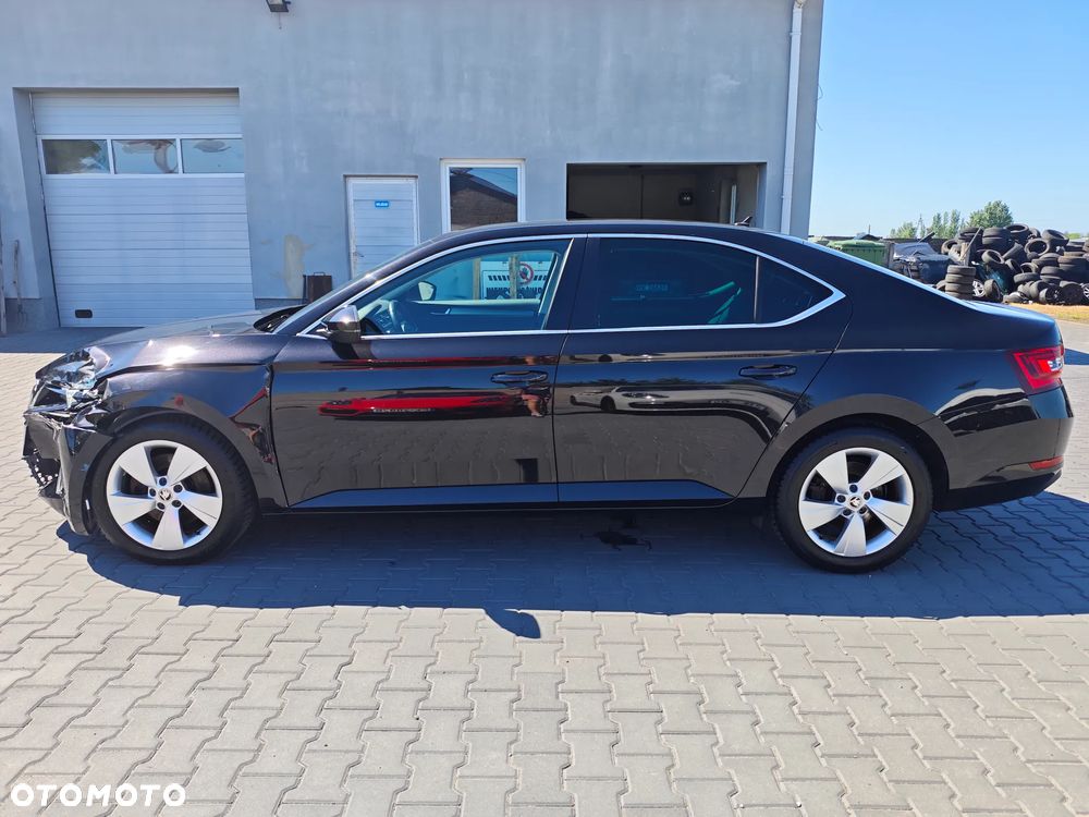 Skoda Superb 2.0 TDI DSG Premium Edition - 6