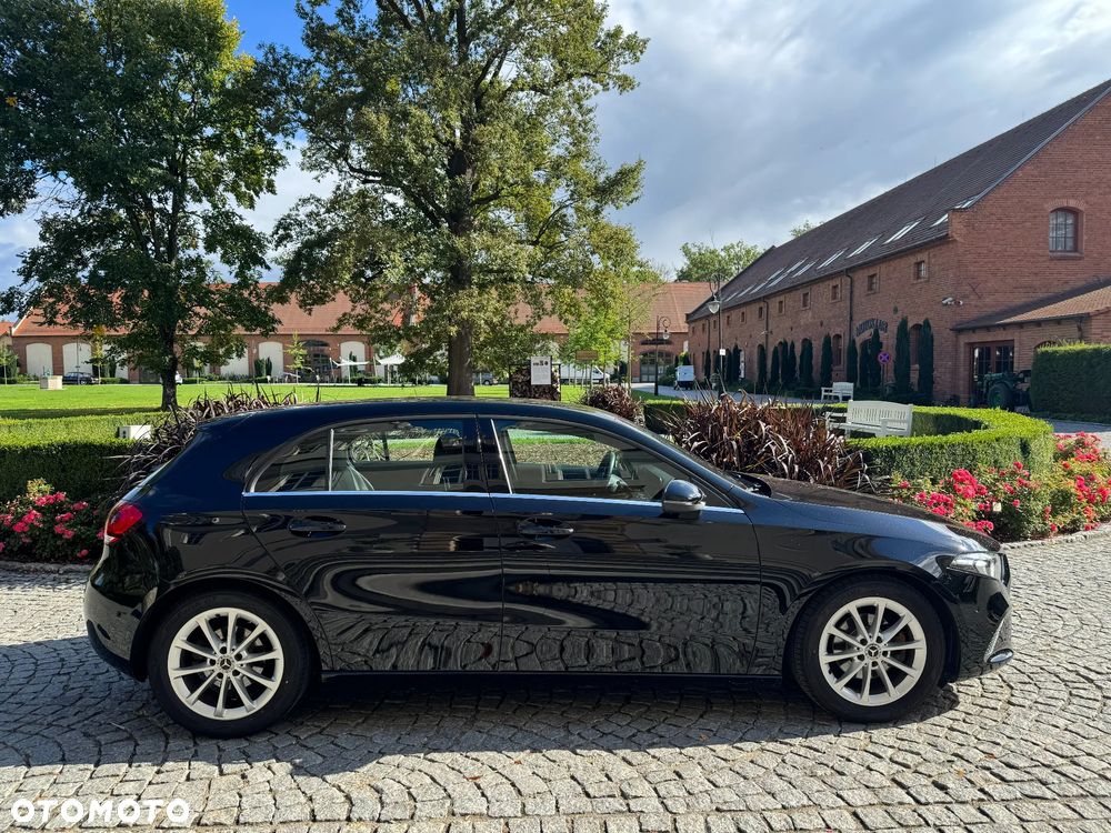 Mercedes-Benz Klasa A 180 Style 7G-DCT - 4