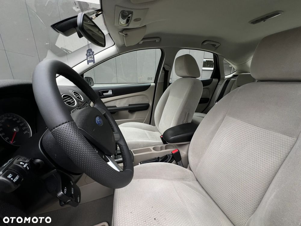 Ford Focus - 10