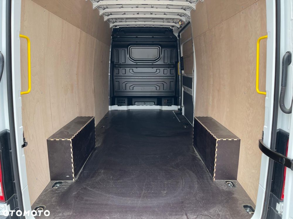 Volkswagen Crafter - 14