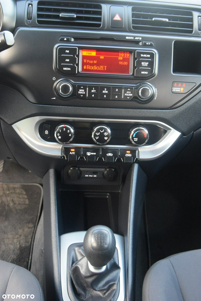Kia Rio - 25