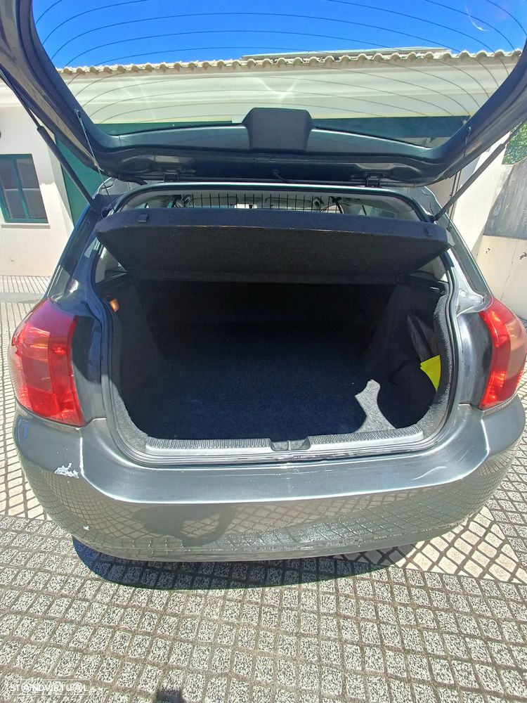 Toyota Corolla 2.0 D-4D Sol - 4