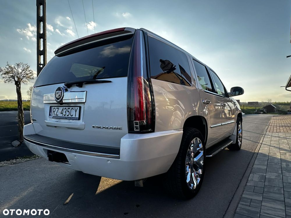 Cadillac Escalade - 6