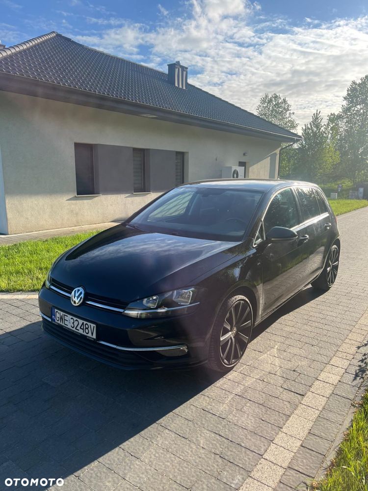 Volkswagen Golf - 1