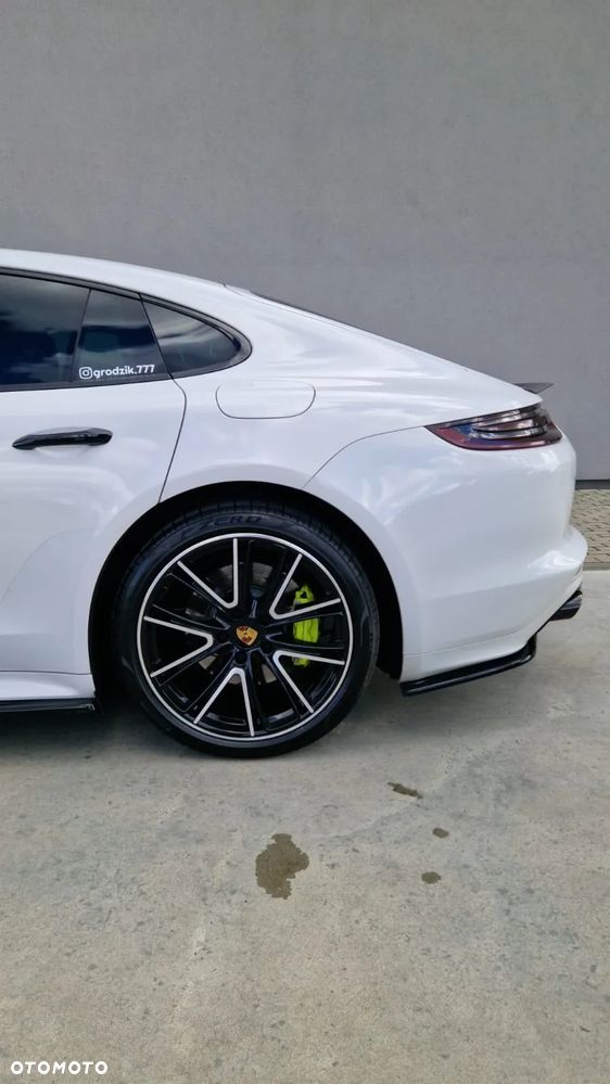 Porsche Panamera 4 E-Hybrid - 9