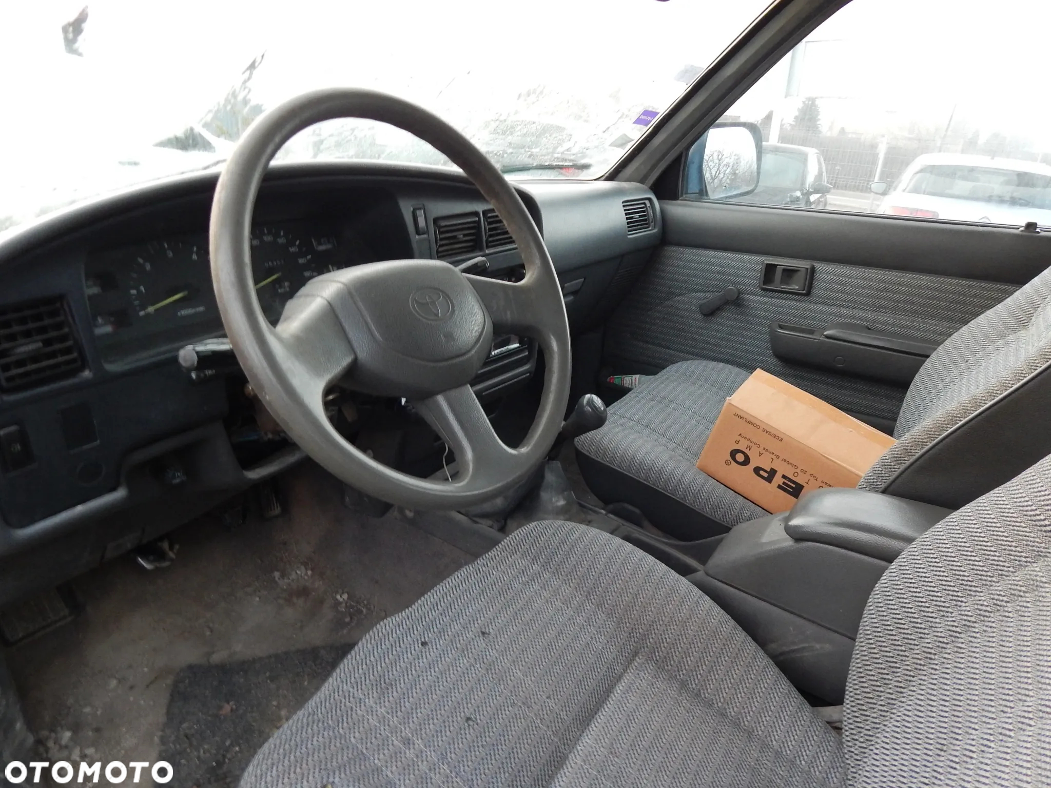 Toyota Hilux 4WD DLX - 15