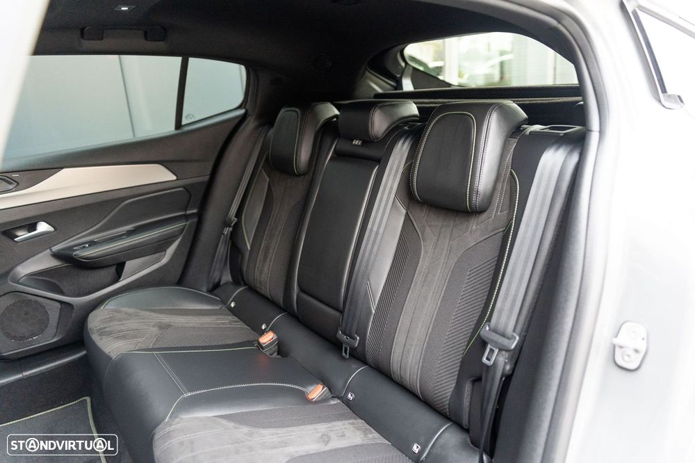 Peugeot 408 1.6 Hybrid GT e-EAT8 - 31