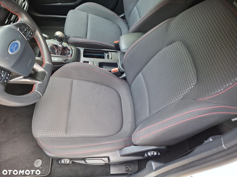 Ford Focus 2.0 EcoBlue ST-Line - 4