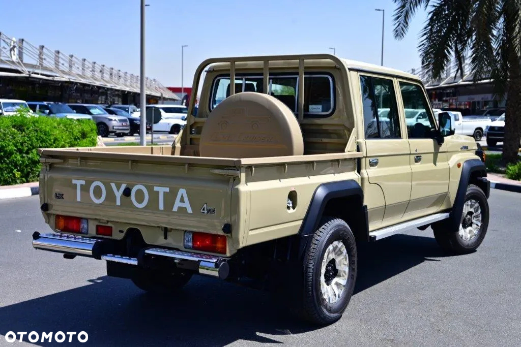 Toyota Land Cruiser - 12