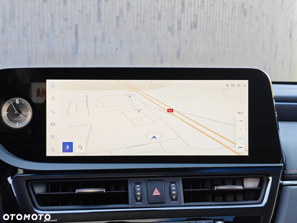 Lexus ES 300h Business Edition - 16