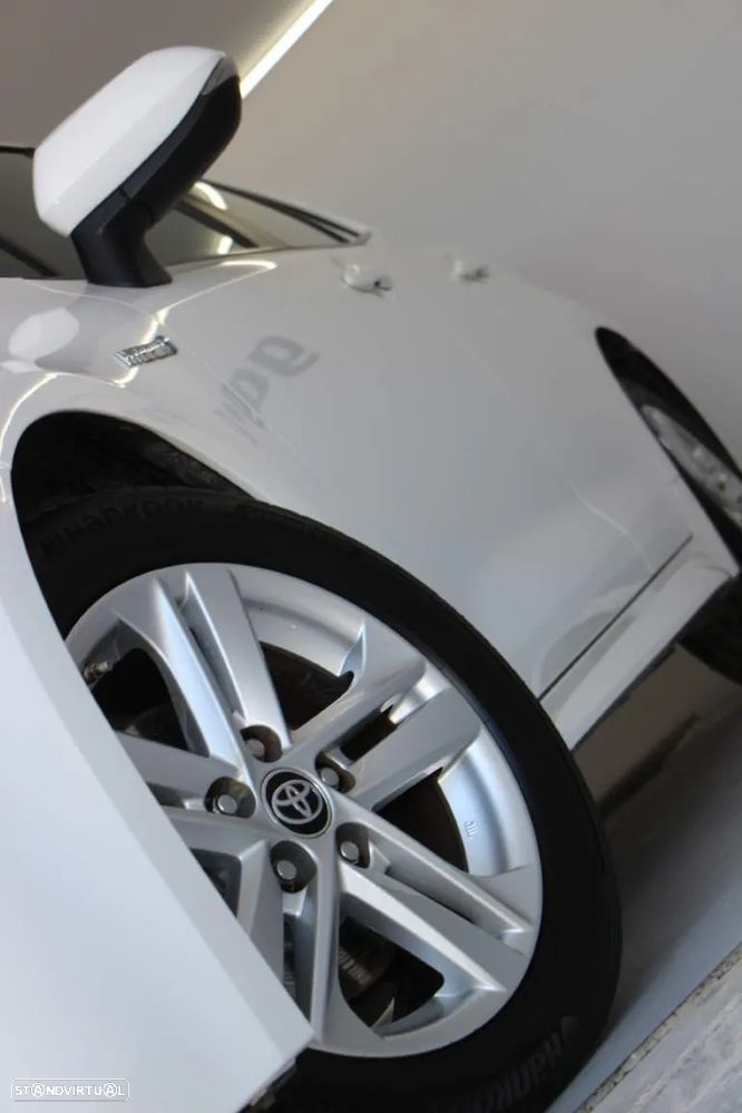 Toyota Corolla 1.8 Hybrid Comfort - 3