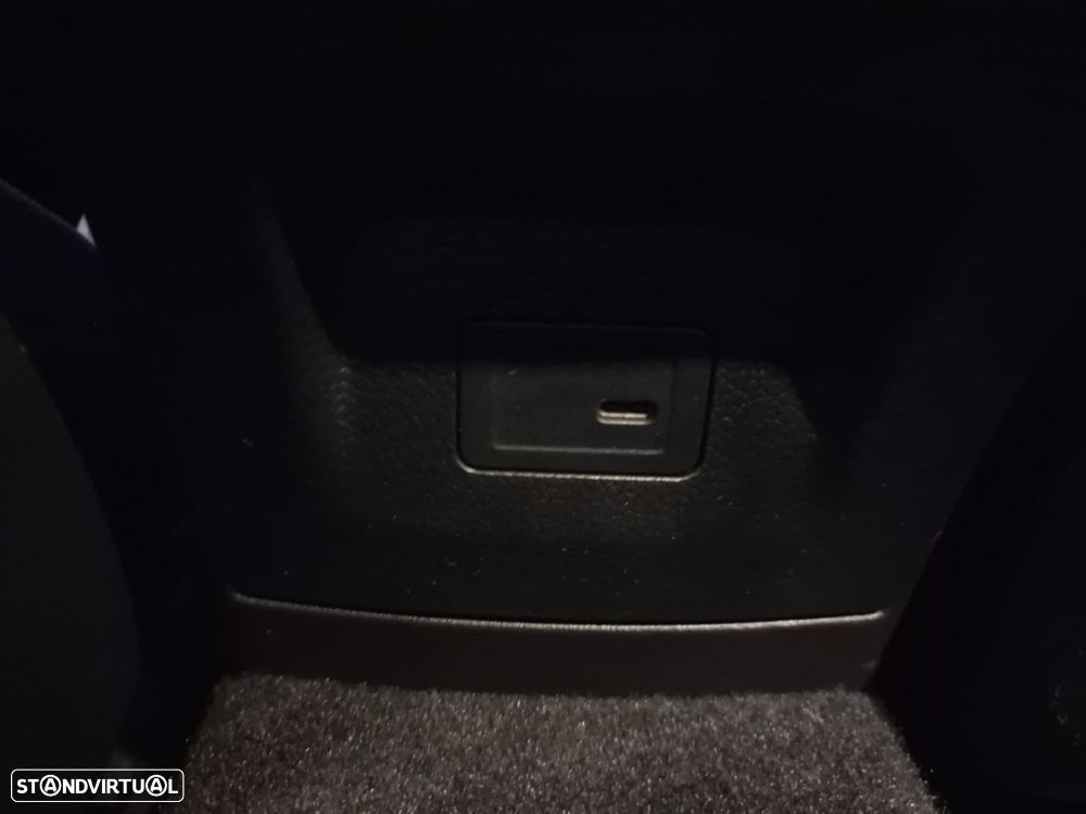 Mercedes-Benz A 250 - 26