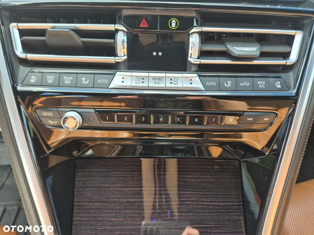BMW Seria 8 - 25