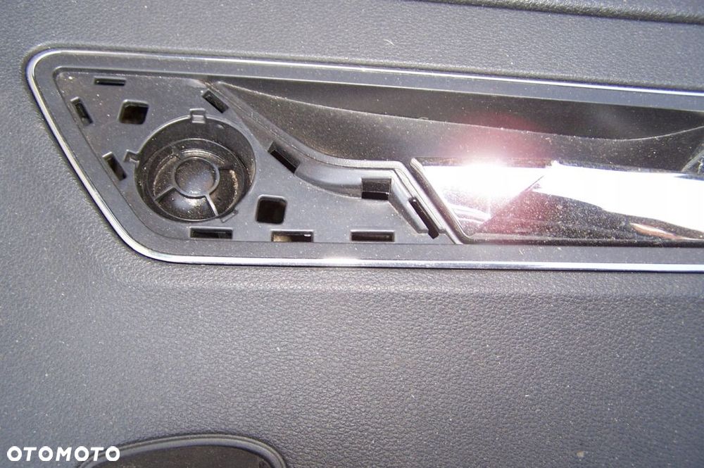 Skoda Karoq tapicerka boczek drzwi 57A 867 024T - 4