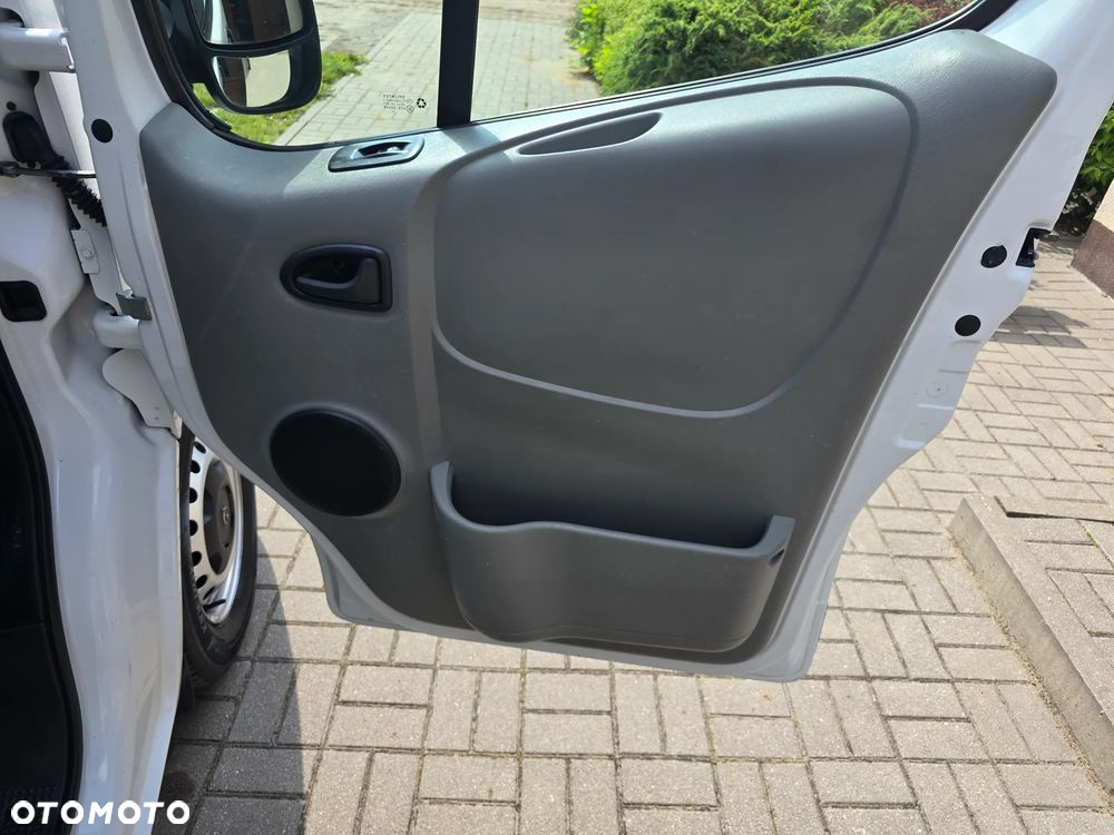 Opel Vivaro - 32