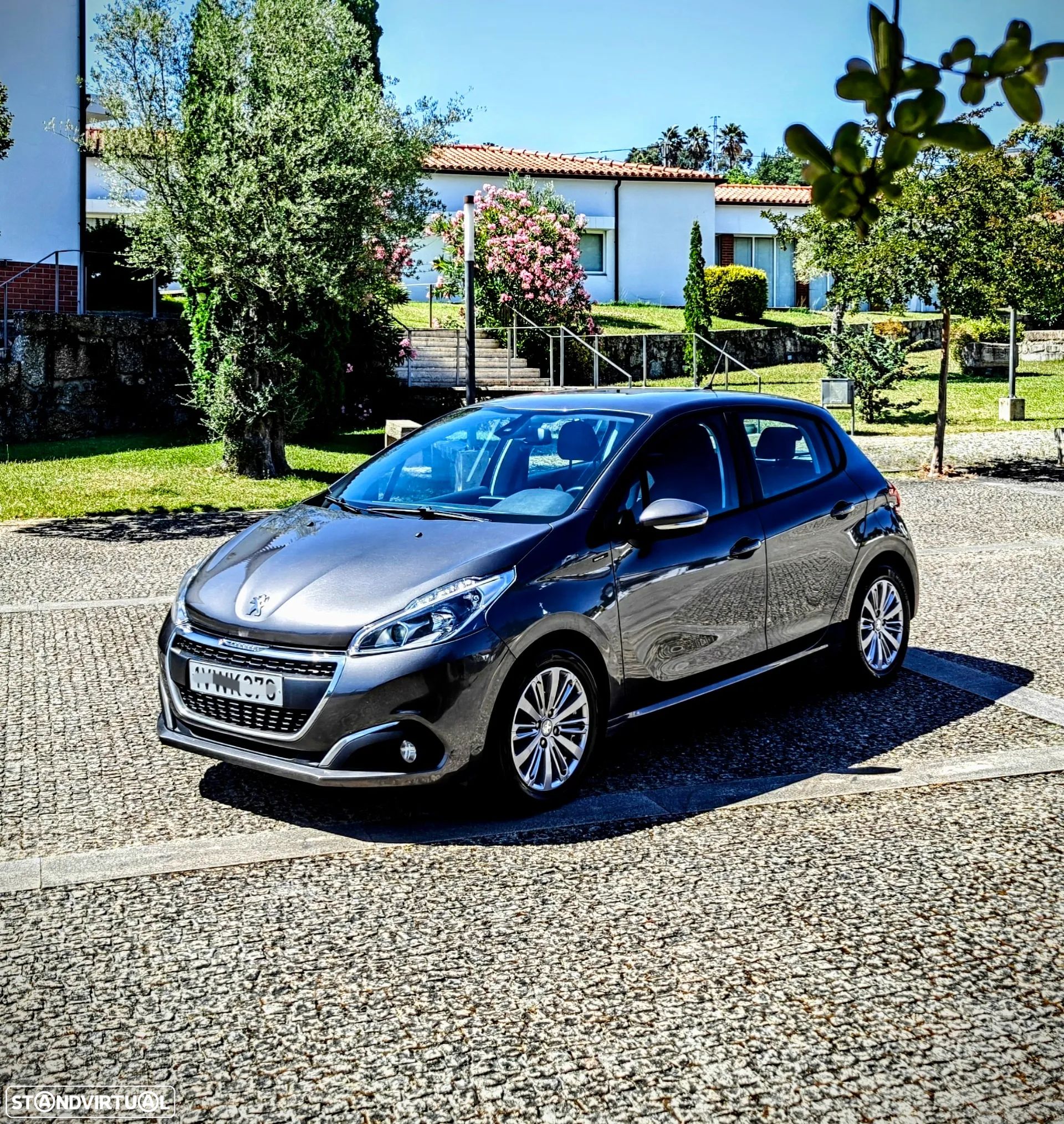 Peugeot 208 1.2 PureTech Style - 1