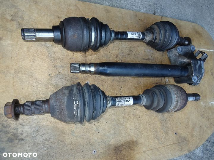 PÓŁOŚ SKRZYNI BIEGÓW F40 OPEL SIGNUM VECTRA C 2,0T Z20NET PRZEGUB 1,9 - 3