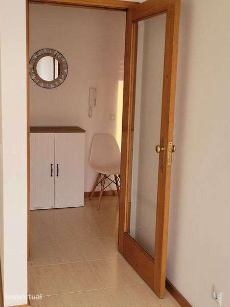 Apartamento T1 S. Mamede Infesta - Grande imagem: 5/8