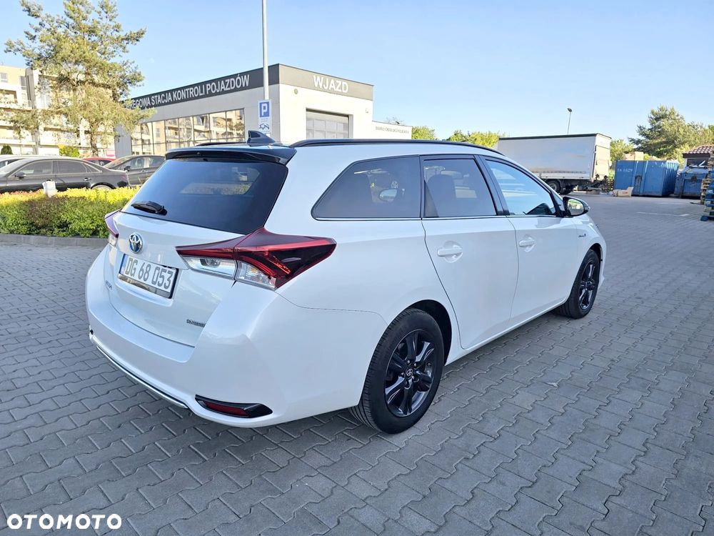 Toyota Auris Hybrid 135 Prestige - 13