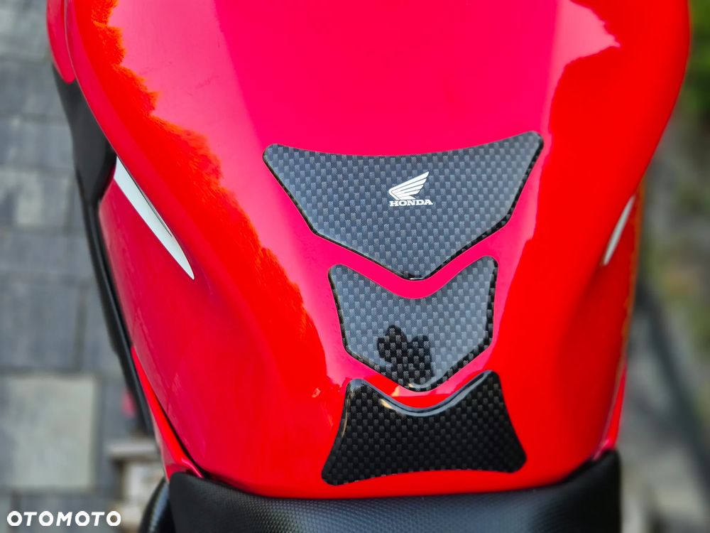 Honda CBR - 35