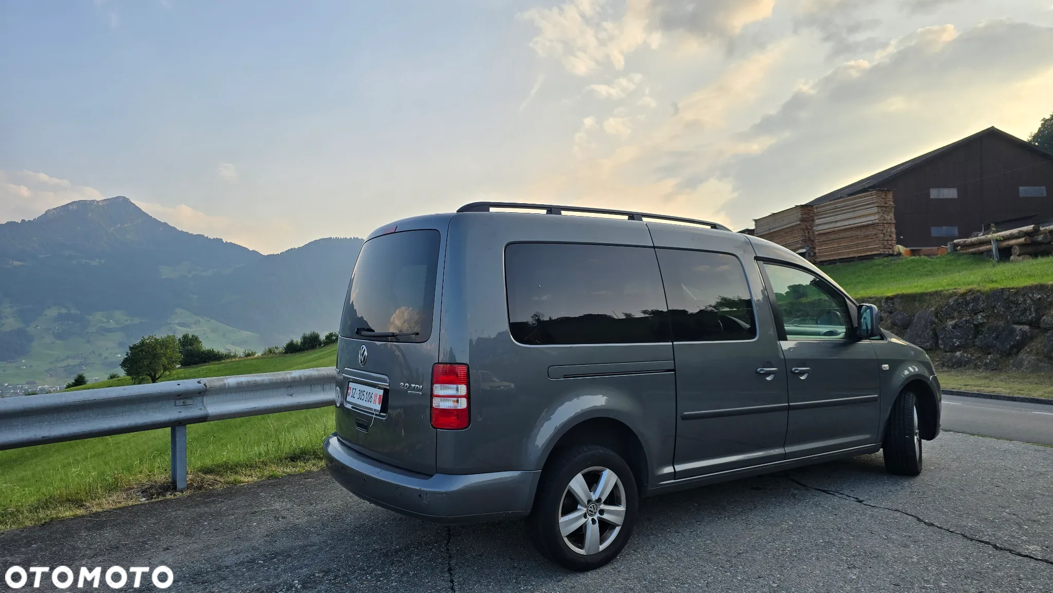 Volkswagen Caddy Maxi 2.0 TDI Comfortline 4Motion DSG - 3