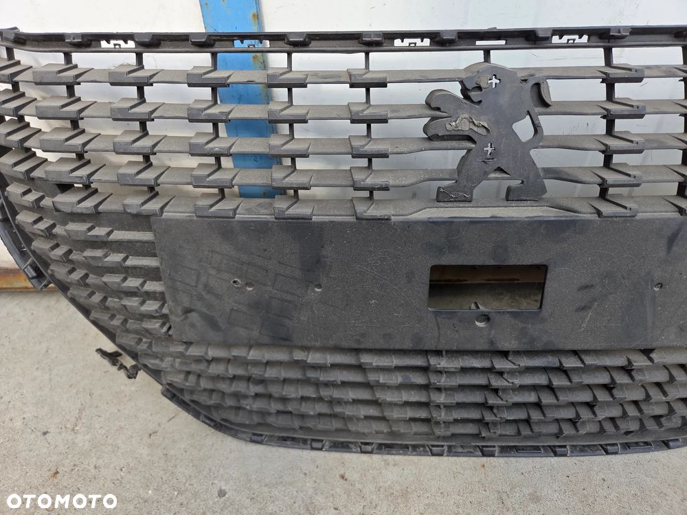 Grill Atrapa kratka zderzaka przedniego Peugeot 208 II - 3