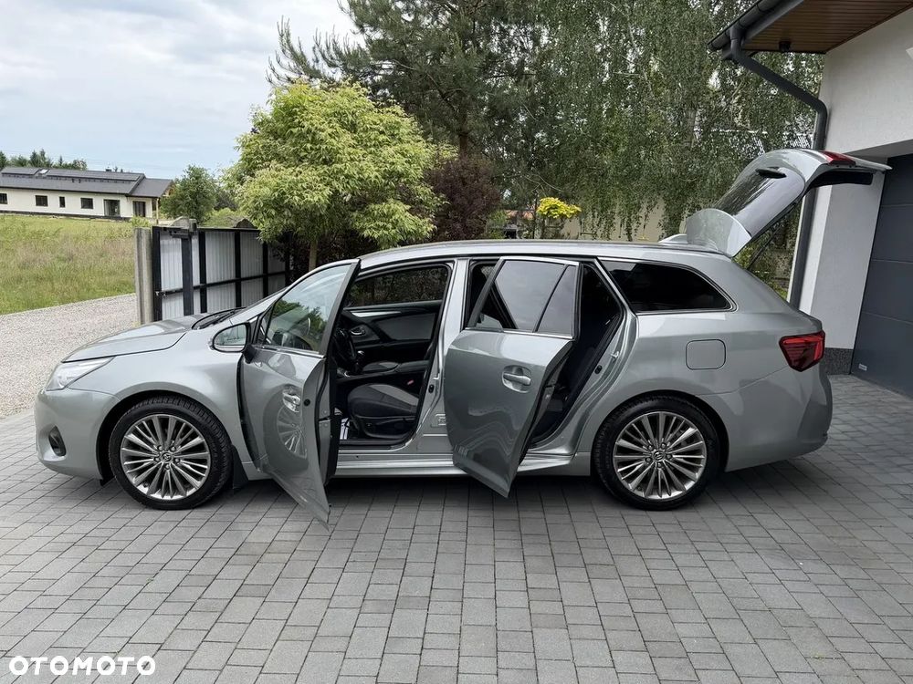 Toyota Avensis Touring Sports 1.8 Business Edition - 15