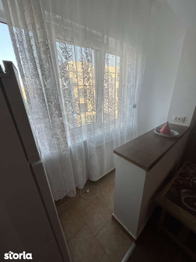 Mircea cel Bătrân -Gh. Lazăr -1 cameră-Mobilat,250 Euro Negociabil - Imagine principală: 4/8