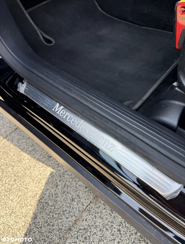 Mercedes-Benz GLB 200 7G-DCT - 9