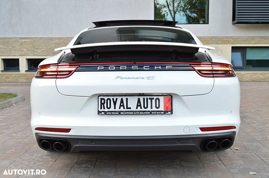 Porsche Panamera 4S - 11