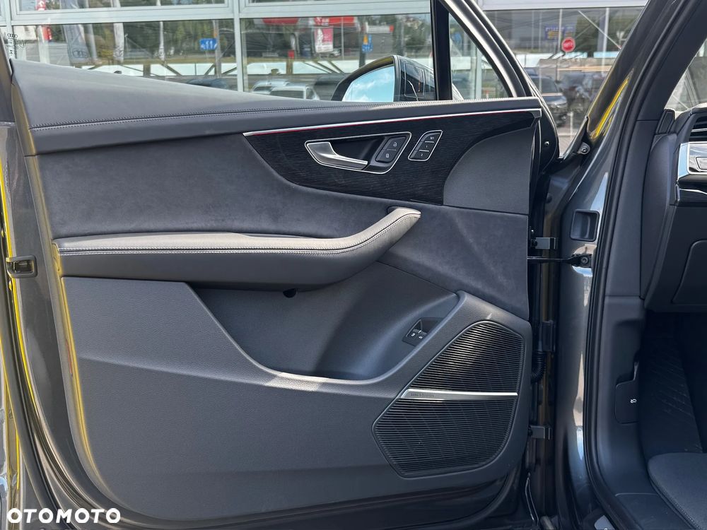 Audi Q7 TFSI e PHEV 360 kW Quattro S Line Tiptr - 13