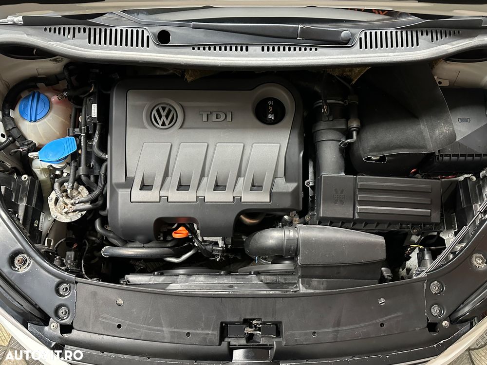 Volkswagen Touran - 15