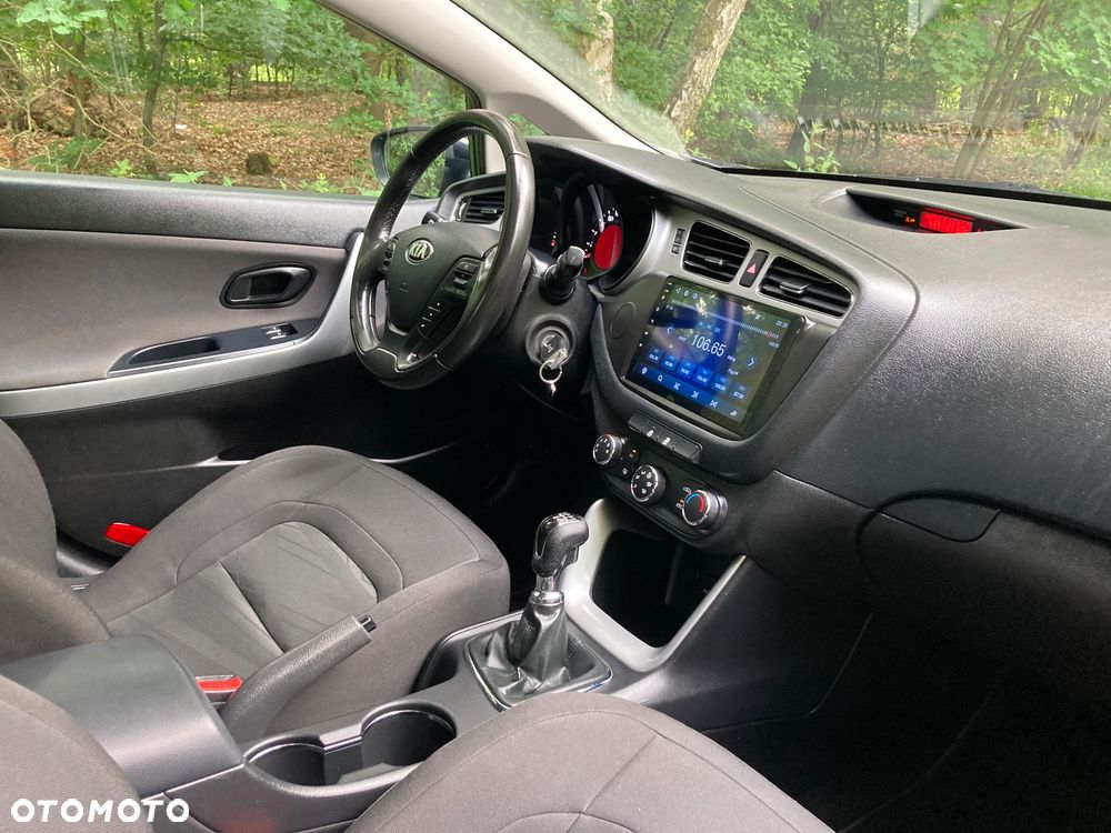 Kia Ceed - 13