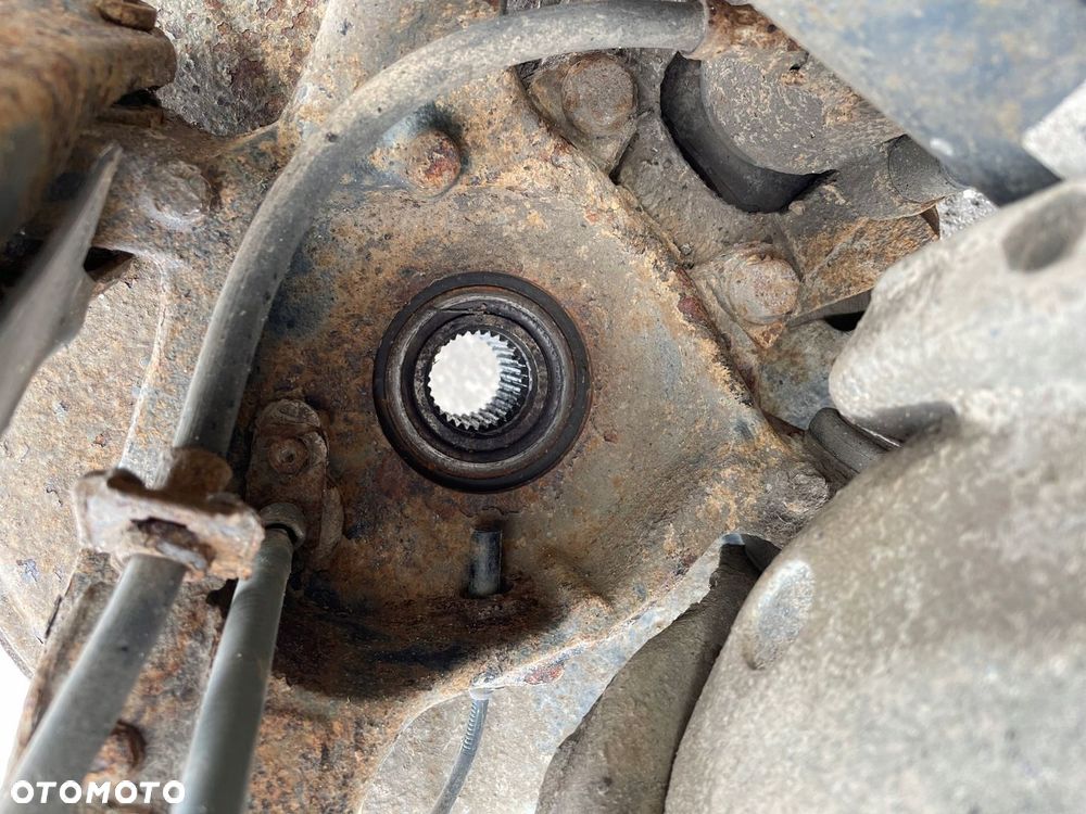 BMW X3 E83 zawieszenie belka wozek wahacze sprezyny tyl 2.0 D KPL - 8