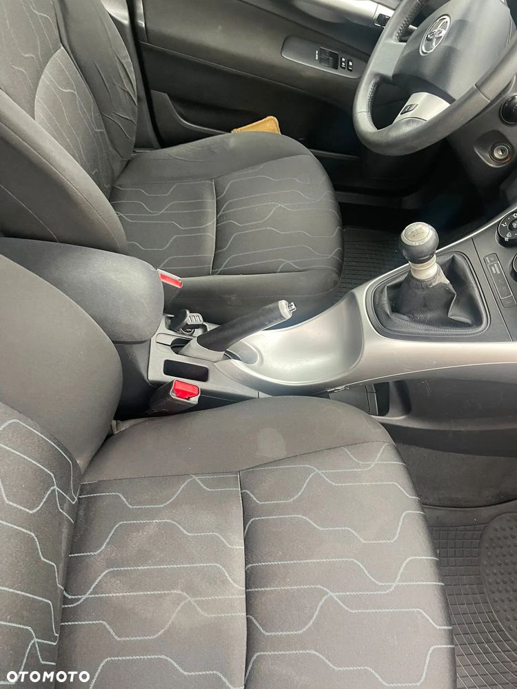 Toyota Auris - 12