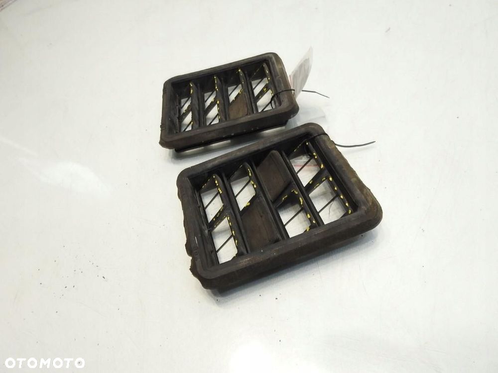 KRATKA WENTYLACYJNA TYŁ DODGE JOURNEY I 05058643AA - 8