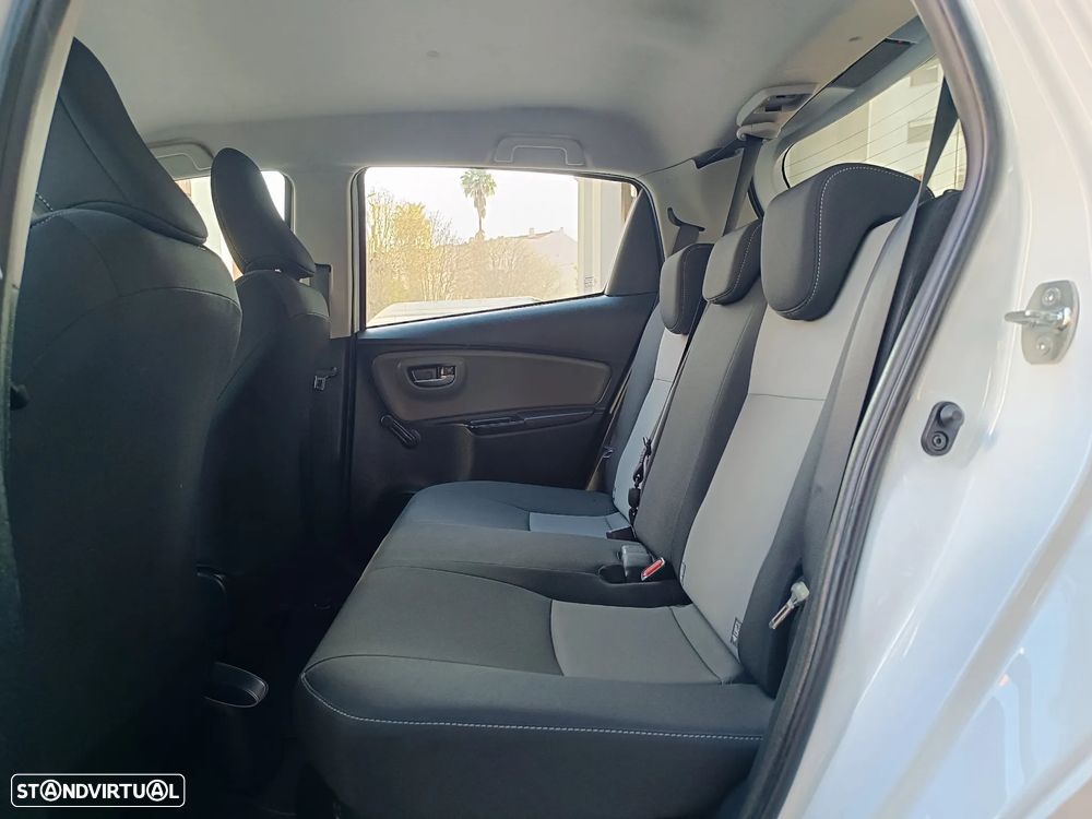 Toyota Yaris 1.5 HSD Comfort+Navi - 14