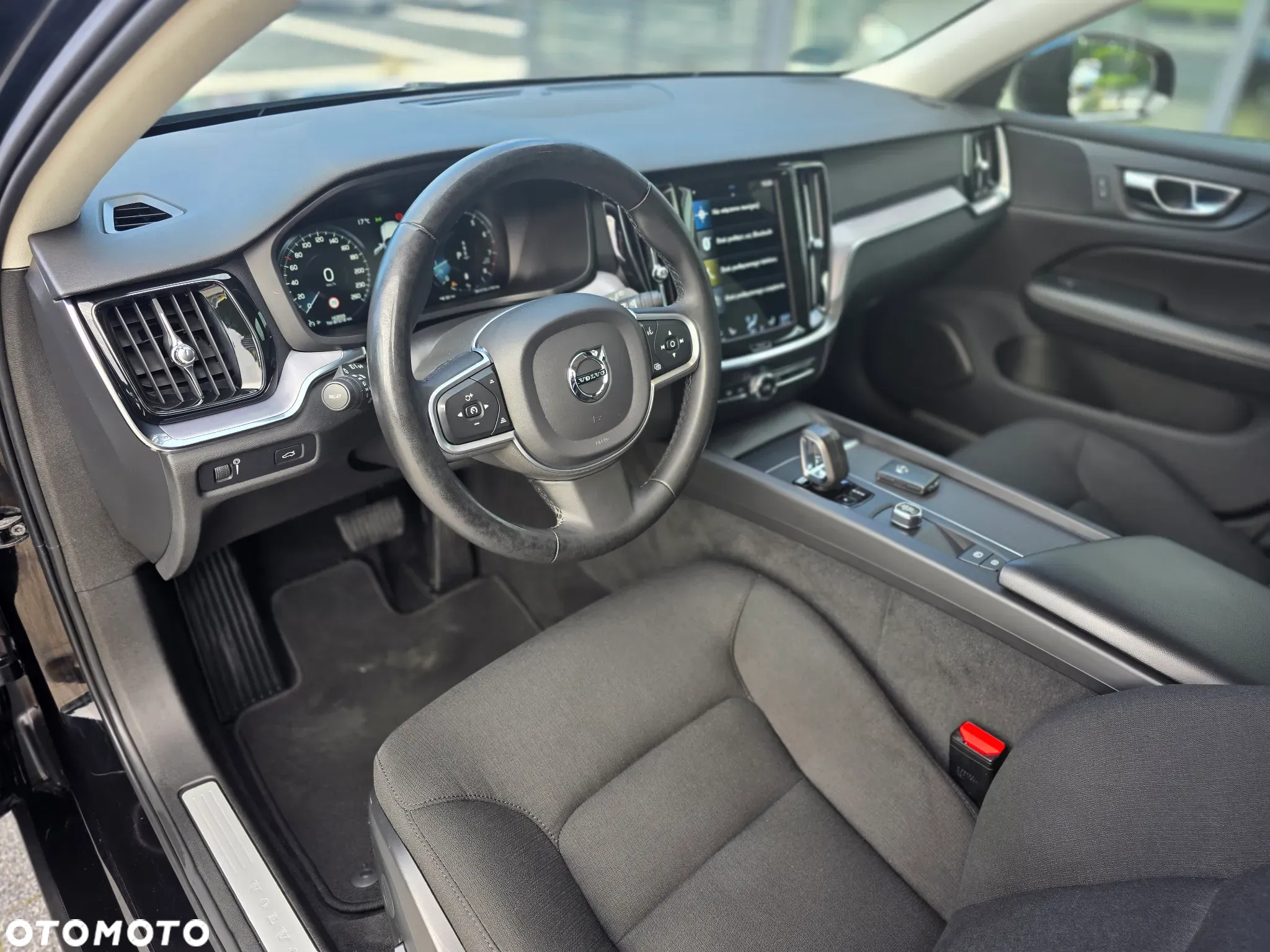 Volvo V60 B3 B Momentum Core - 19