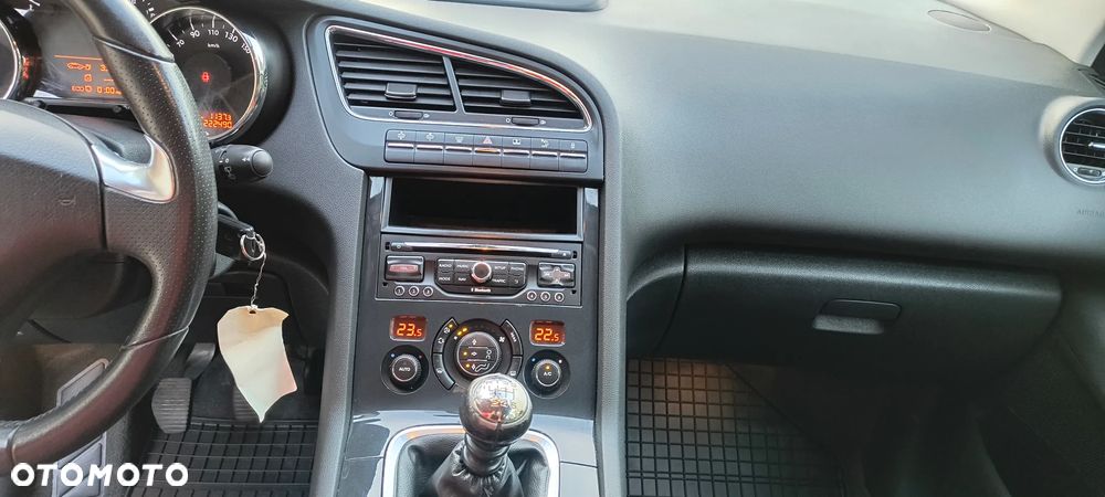 Peugeot 5008 2.0 HDi Allure - 25